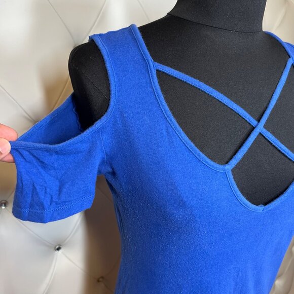 Ambience Women's Blue Cold Shoulder Top Size M - Picture 3 of 7